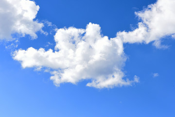 Nuages ciel bleu