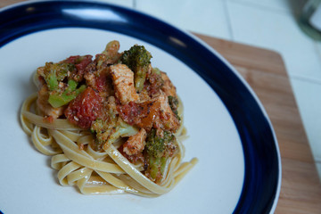 pasta with chicken and broccoli