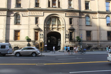 Fototapeta na wymiar Edificio Dakota donde asesinaron a John Lennon