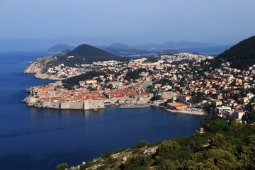 クロアチア　アドリア海の真珠　ドブロヴニク遠景