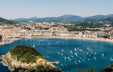 Fototapeta premium Widok na plażę w San Sebastian w Hiszpanii