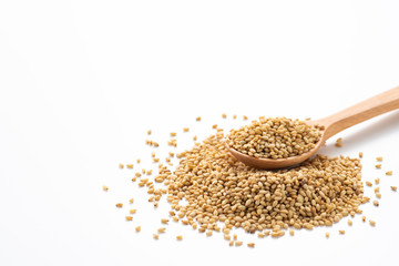 胡麻と木製スプーン