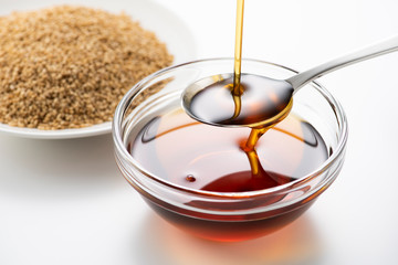 ごま油と炒りごま