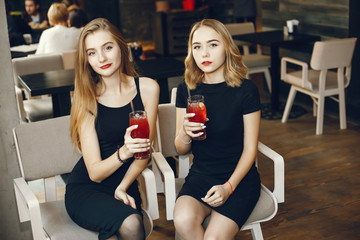 girls with cocktails