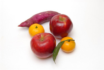 くだもの　りんご　みかん　サツマイモ