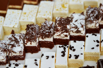 Petit four cake 