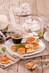 Puff pastries with custrad cream.