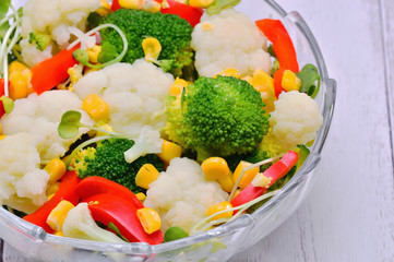 ブロッコリーとカリフラワーのサラダ