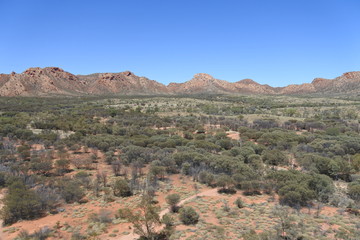 Fototapeta na wymiar Der Gosses - Bluff - Krater in den MacDonnell Ranges in Australien 