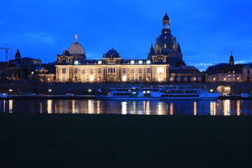 Brühlsche Terrassen und Frauenkirche in Dresden