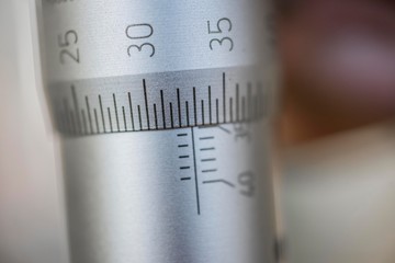 Mikrometerschraube Manometer