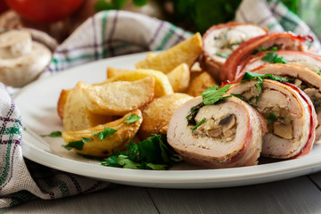 Chicken breast stuffed with champignon
