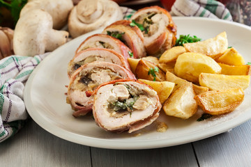 Chicken breast stuffed with champignon