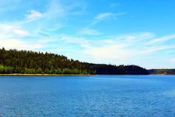 le lac de pierre percee sous le soleil des vosges