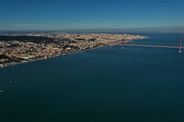 Fototapeta na wymiar Lissabon in Portugal aus der Luft