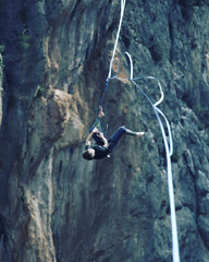 Obraz premium Walk a line in the sky.Turkish Highline Carnival in Antalya.