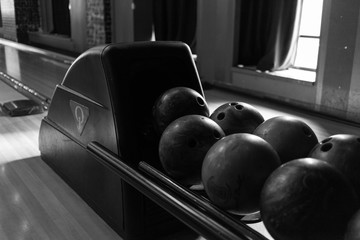 Bowling balls, Black and White