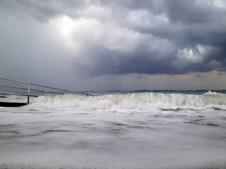 Seascape, waves and horizon