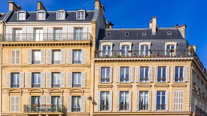 Fototapeta na wymiar Paris, beautiful building, typical facade boulevard Pereire, in a chic area of the French capital