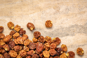dried goldenberries background