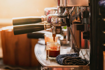 coffee machine makes two coffee with coffee beans