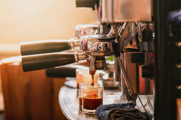 coffee machine makes two coffee with coffee beans