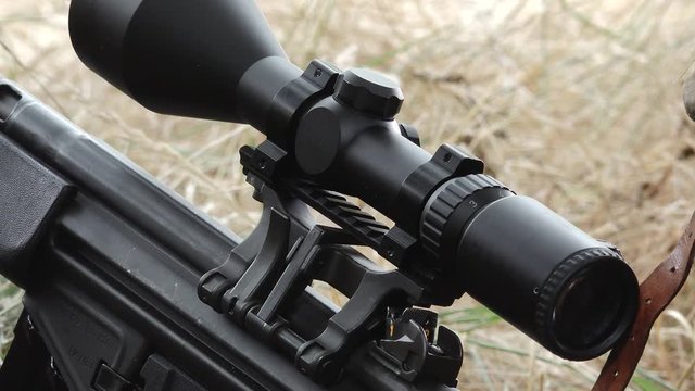 Detail Sniper take up head and aim
