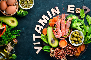 Food containing natural vitamin E: Spinach, parsley, shrimp, pumpkin seeds, eggs, avocados,...
