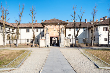 front view of entrance to Certosa di Pavia