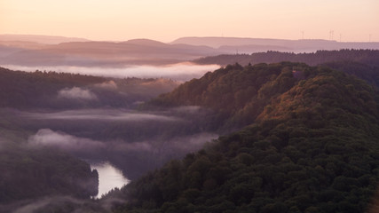 Saarschleife im Saarland im Sonnenaufgang