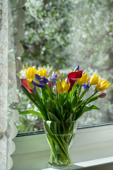 Bouquet of tulips in a vase.