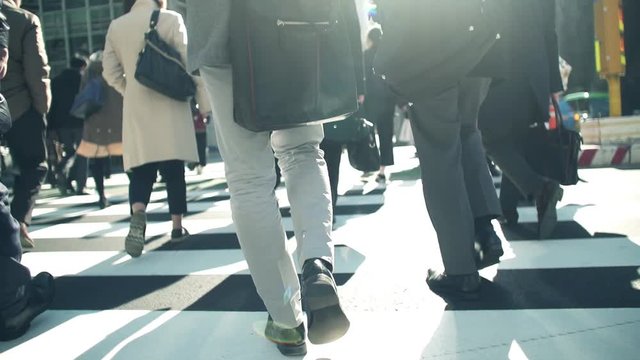 出勤する日本人ビジネスマン