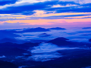 Obraz premium Mountain and sky background