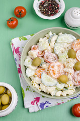 Salad with pasta and raw vegetables