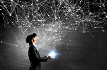 Experiencing impressive virtual reality. Mixed media
