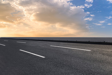 Fototapeta premium Road surface and sky cloud landscape..