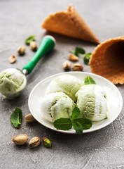 pistachio ice cream and mint