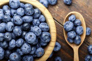 raw blueberries on the table