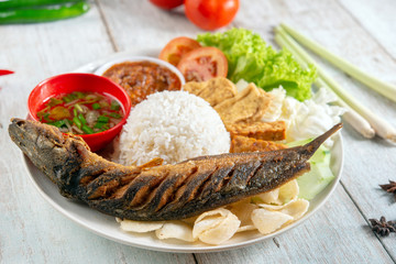 Fried catfish rice with sambal