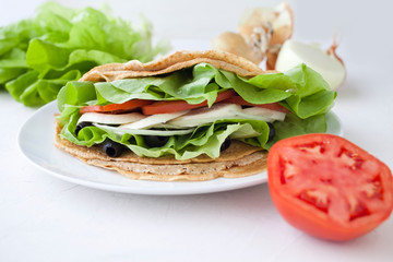 Sandwich with mozzarella and vegetables