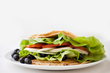 Sandwich with mozzarella and vegetables