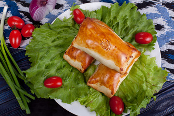 Samsa. Meat dish of the peoples of Central and Central Asia, dough, meat and onions, suitable for the Nauryz or Navruz holidays, as well as during the Holy month of Ramazan and the holidays of Uraz A