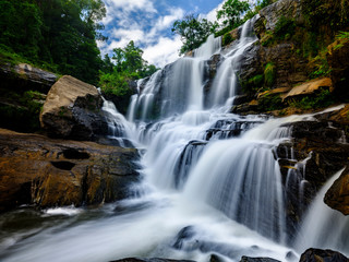 Fototapeta na wymiar Smooth waterfall