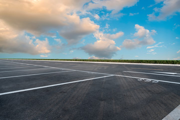 Naklejka premium Road surface and sky cloud landscape..