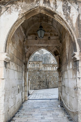 L'entrée de la vieille ville de Dubrovnik en Croatie (Dalmatie)