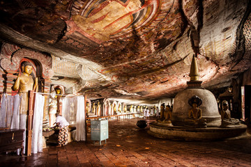 buddha statue in dambulla