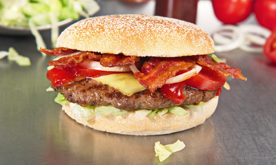 Cheeseburger mit Bacon