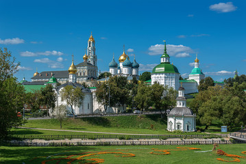 Fototapeta na wymiar Monastery in Sergiev Posad near Moscow, Russia. Beautiful scenic view in summer. gold ring of Russia
