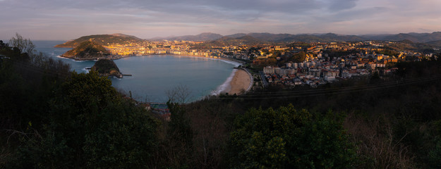 Fototapeta na wymiar View to La Concha (Kontxa) bay from mount Igeldo at Donostia-San Sebastian, Basque Country. 