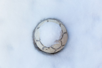 Fußball im Schnee
